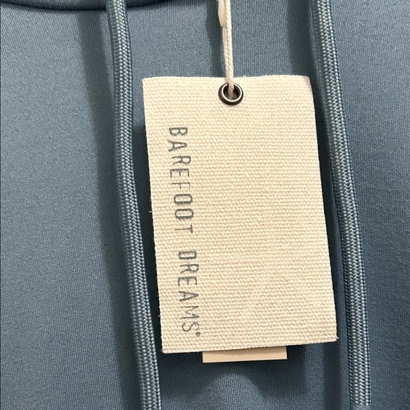 BAREFOOT DREAMS SOFT HOODIE SWEATSHIRT - Picture 6 of 6